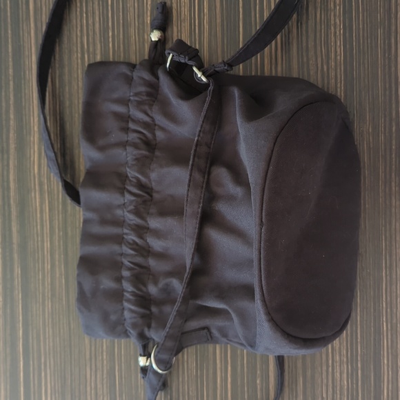 Black bucket style fabric purse - Picture 5 of 9